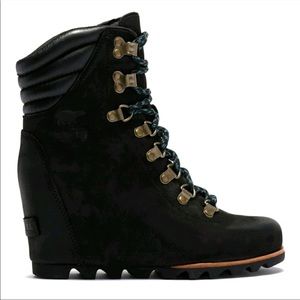 Sorel Joan of arc conquest wedge booties